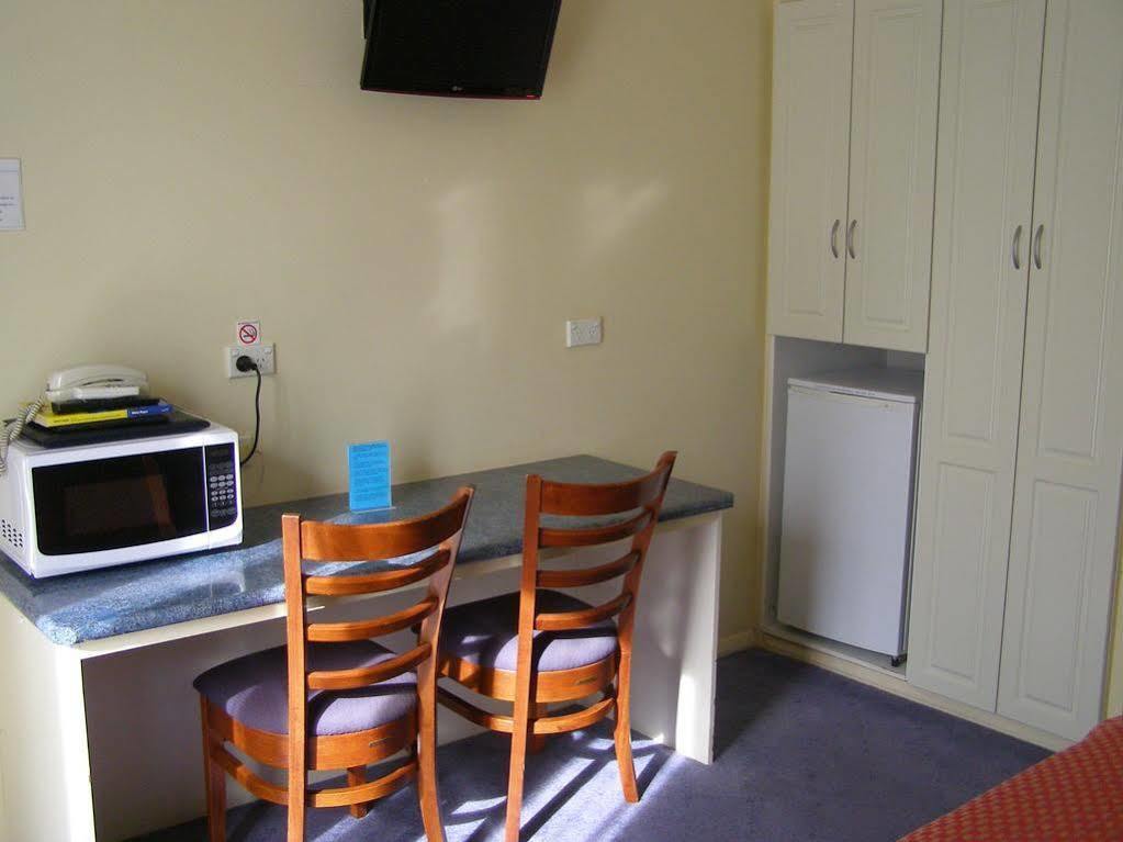 Eight Spence Motel Warrnambool Exterior photo