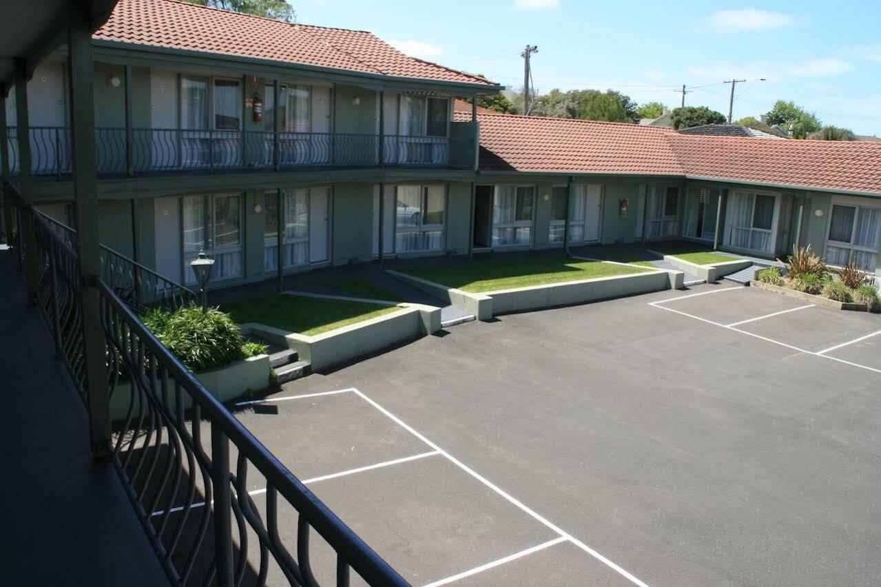 Eight Spence Motel Warrnambool Exterior photo