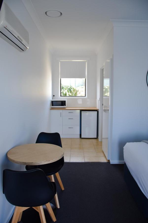 Eight Spence Motel Warrnambool Exterior photo